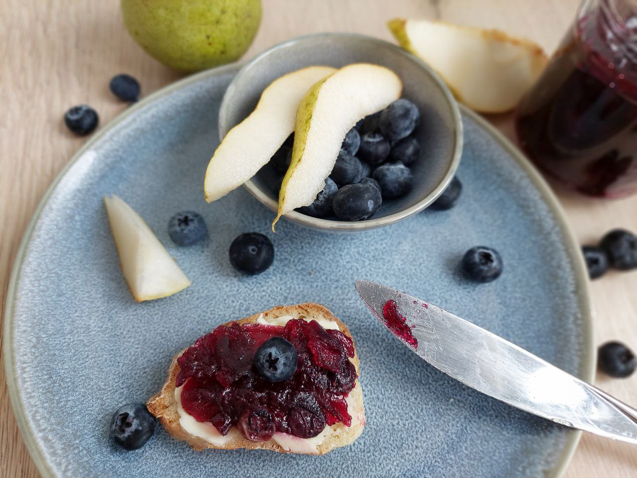 Pear jam with blueberries and cinnamon