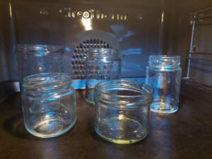 Sterilising jars in the oven